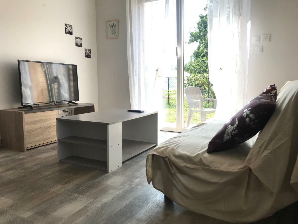 Ferienwohnung Joli Studio Au Calme Bassens  Exterior foto