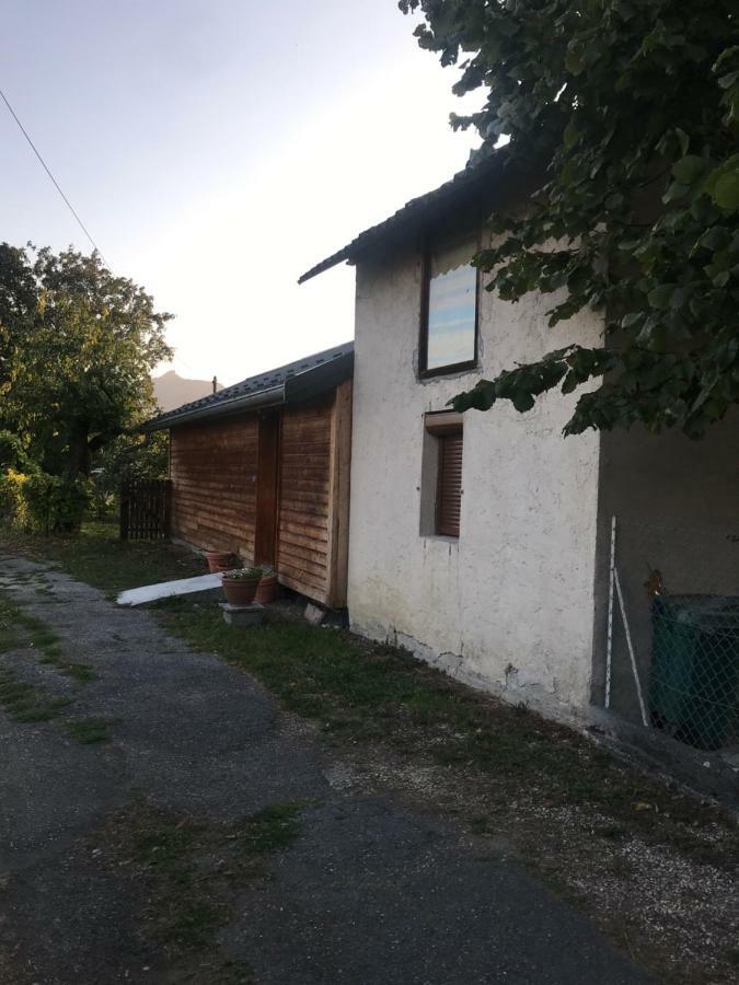 Ferienwohnung Joli Studio Au Calme Bassens  Exterior foto